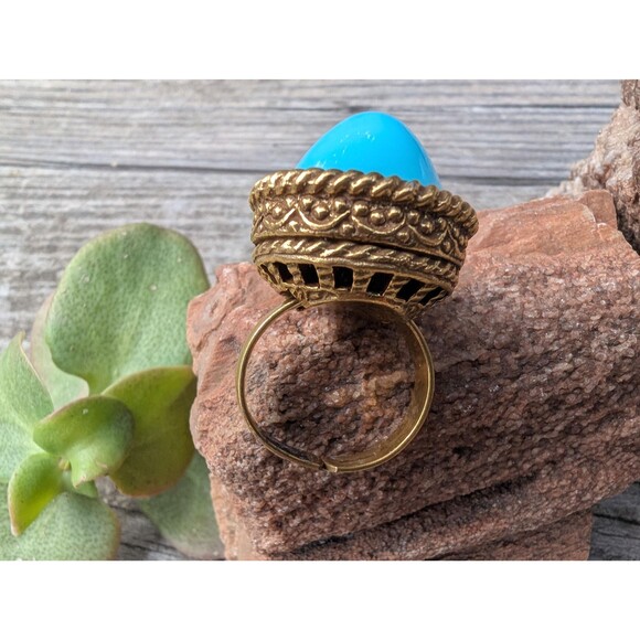 Vintage Turquoise Blue Dome Ring: Adjustable Ring size 6 thru 7 - Picture 5 of 10